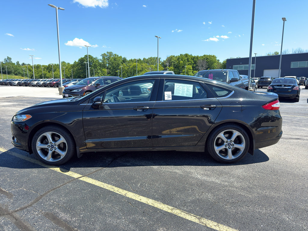 Used 2015 Ford Fusion SE w/ Equipment Group 201A FWD image 6