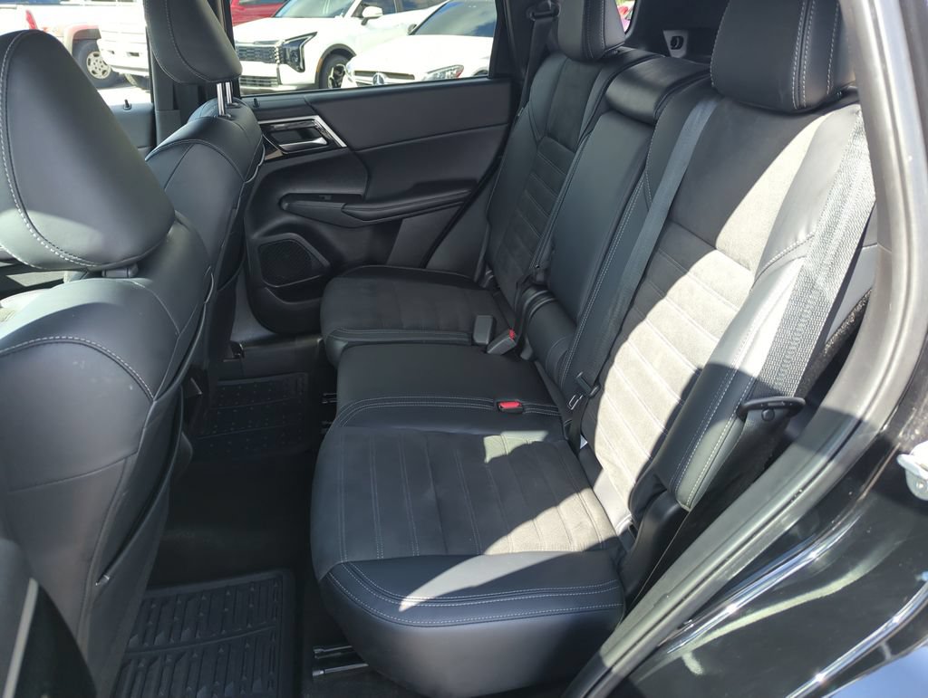 Used 2024 Mitsubishi Outlander SE Black Edition FWD image 26