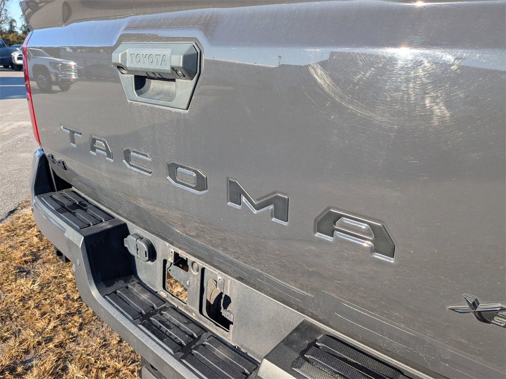 Used 2024 Toyota Tacoma TRD Sport w/ TRD Sport Premium Package image 9