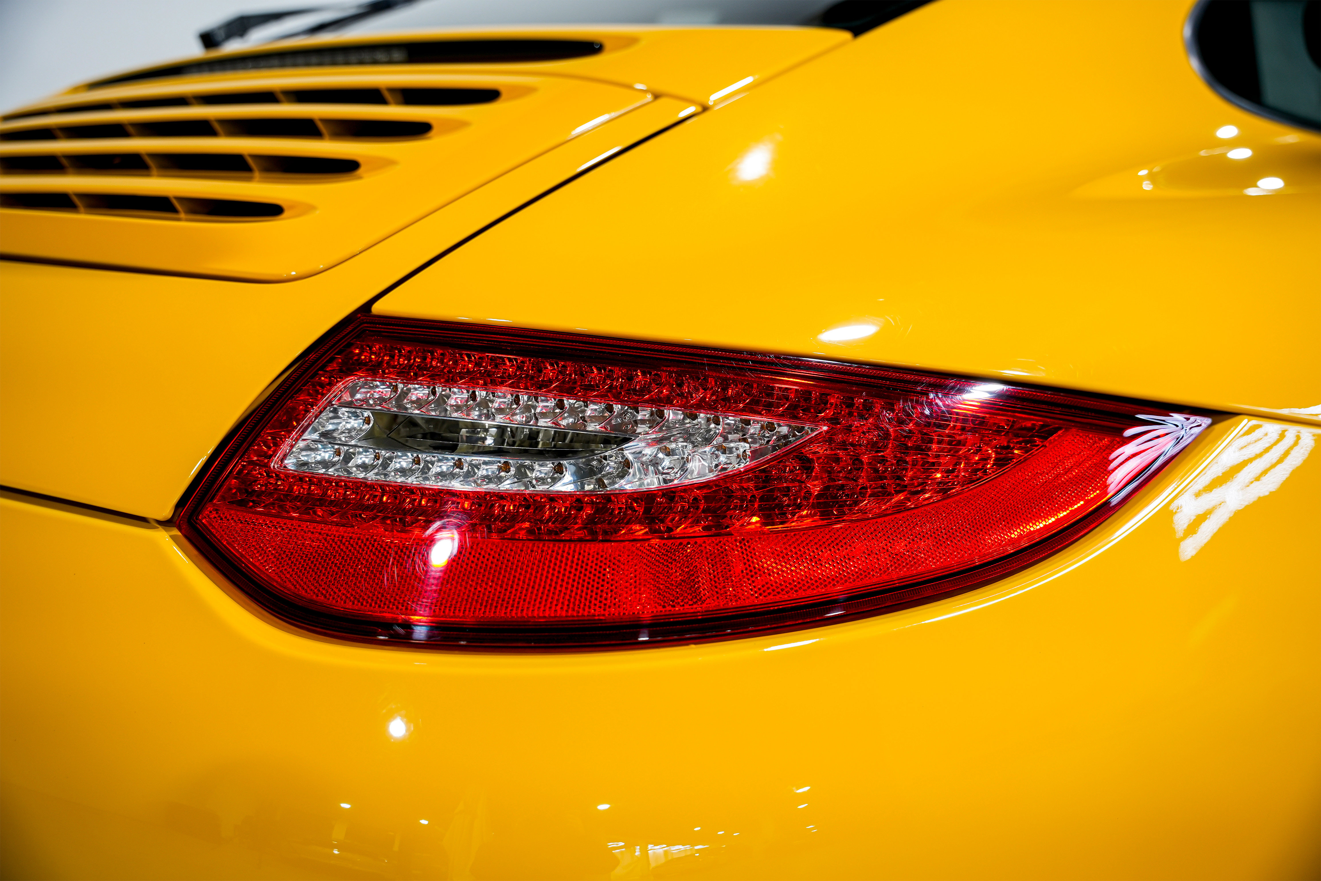 Used 2011 Porsche 911 Carrera GTS image 36