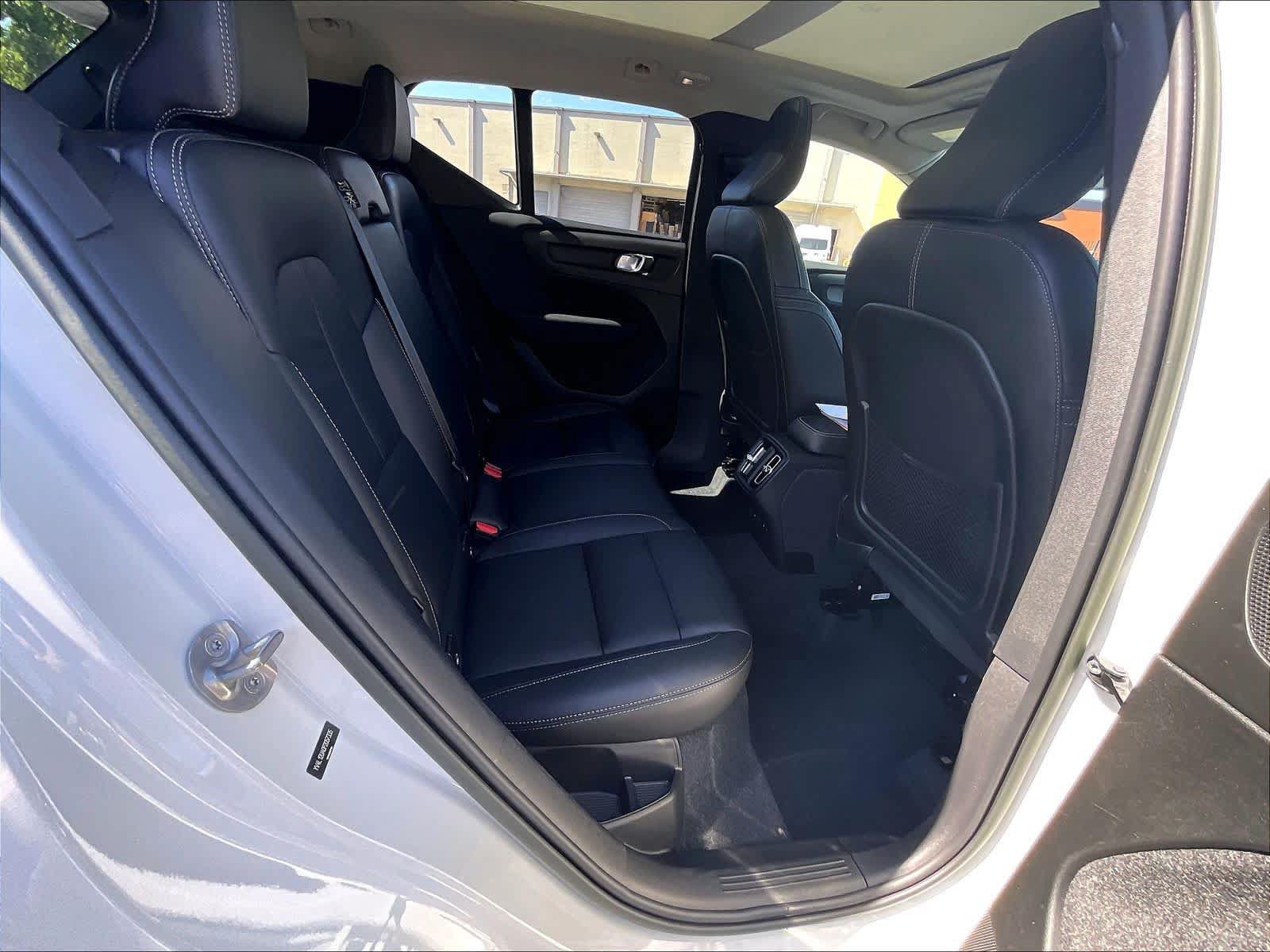 Used 2023 Volvo XC40 B5 Ultimate w/ Protection Package Premier AWD/4WD image 30