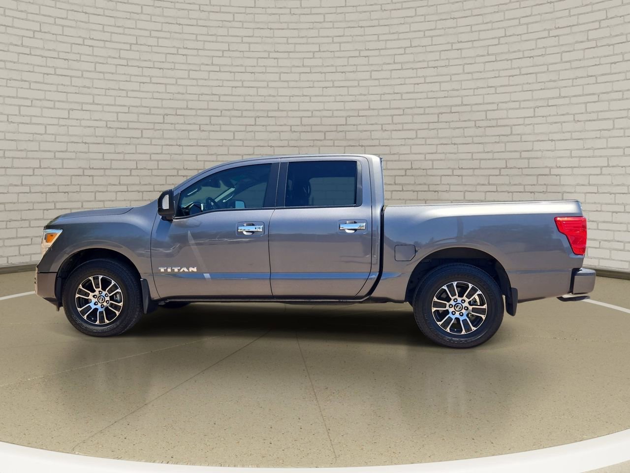 Certified 2021 Nissan Titan SV w/ SV Convenience Package AWD/4WD image 8