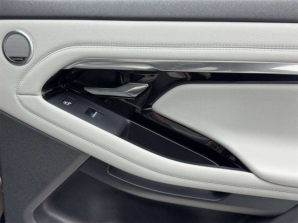 Used 2021 Land Rover Range Rover Evoque R-Dynamic SE image 50