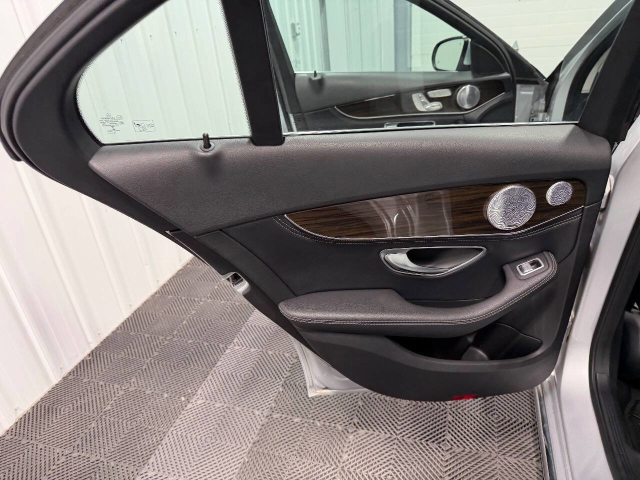 Used 2016 Mercedes-Benz C 300 4MATIC Sedan image 25