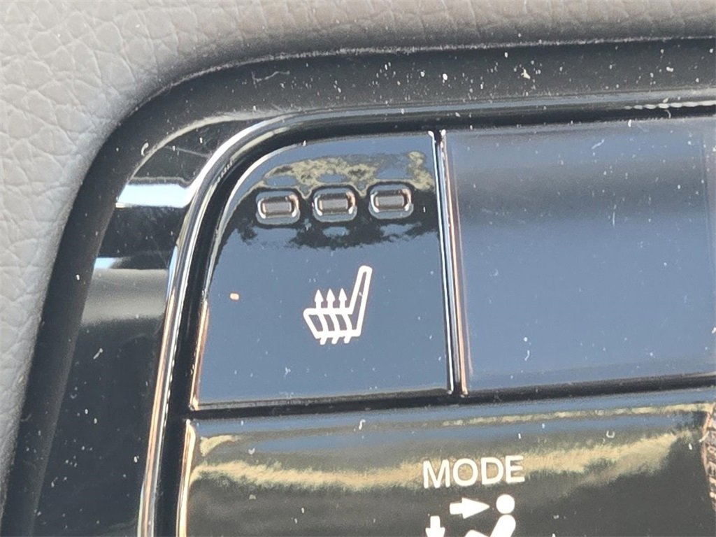 New 2025 Honda Pilot Touring image 9