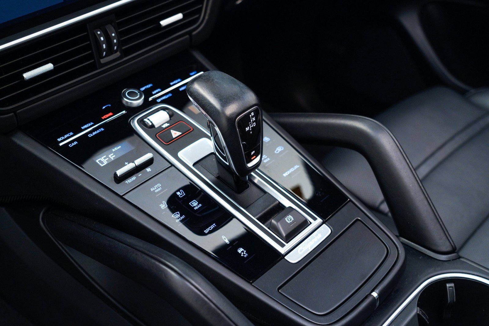 Used 2021 Porsche Cayenne S image 28