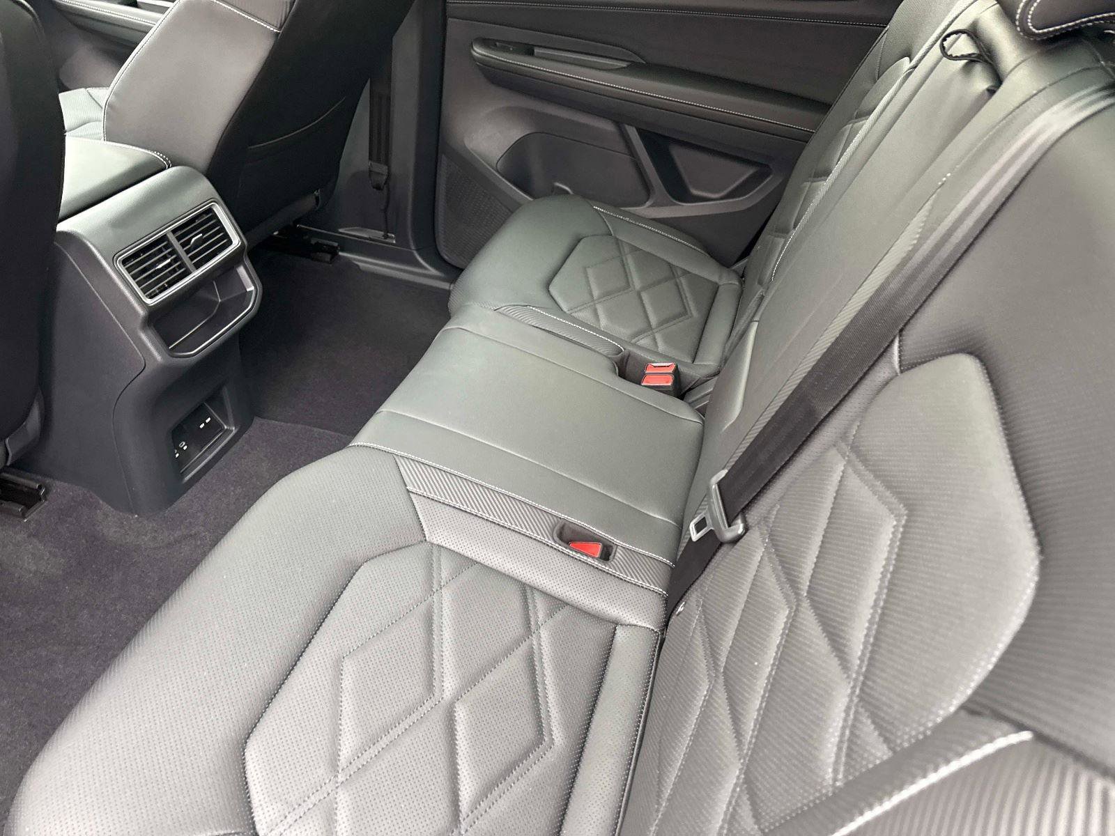 New 2026 Volkswagen Atlas Cross Sport SE image 14