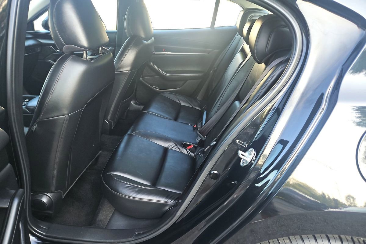 Used 2021 MAZDA MAZDA3 s image 10