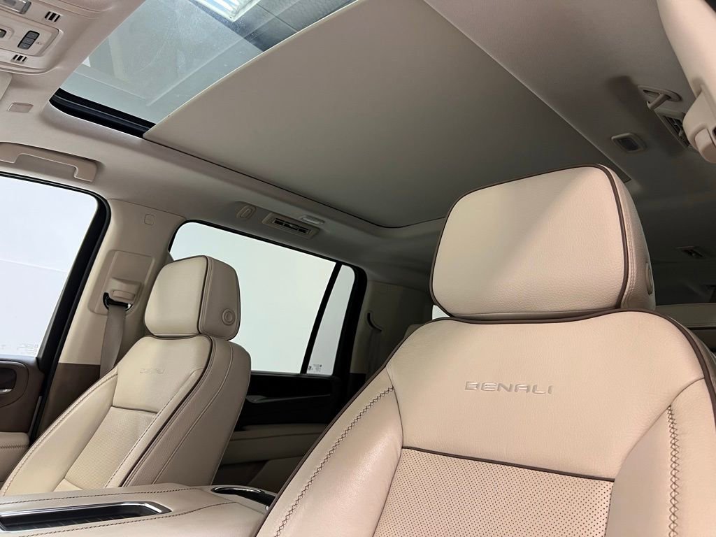Used 2022 GMC Yukon XL Denali image 26