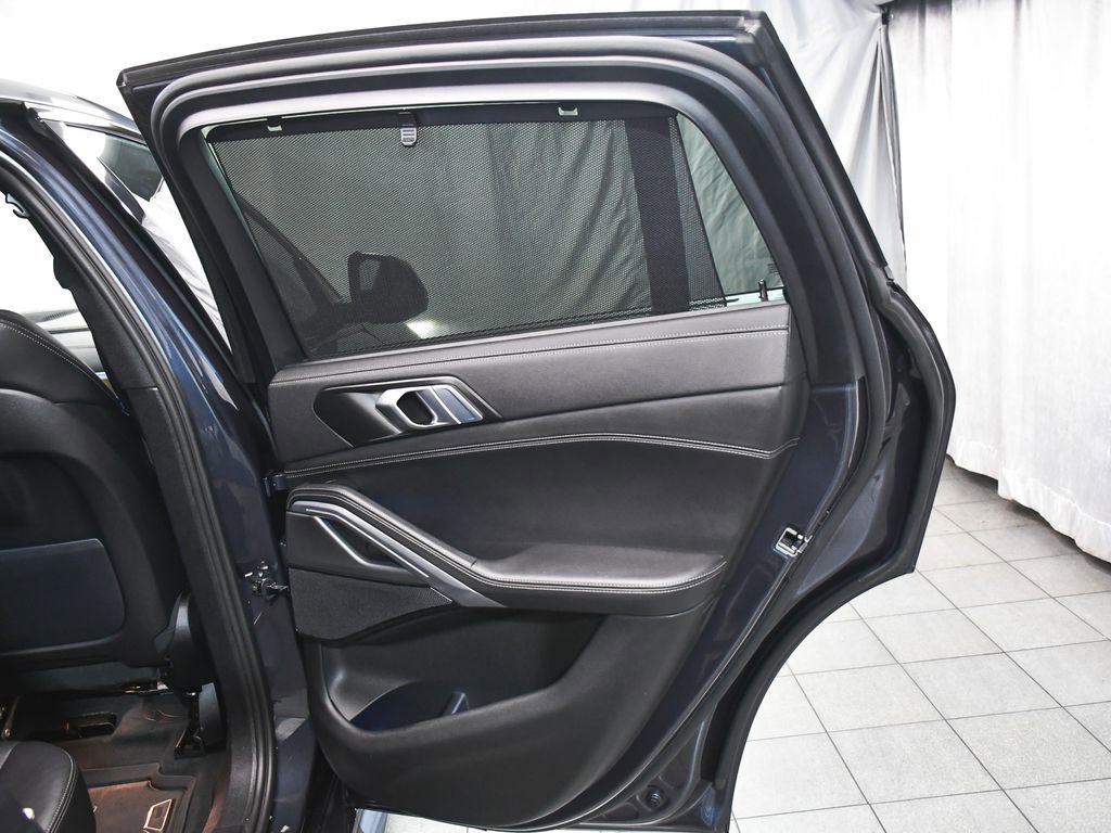 Used 2022 BMW X6 xDrive40i w/ Executive Package image 15