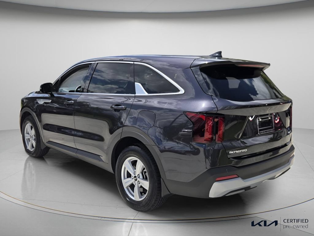 Certified 2026 Kia Sorento LX FWD image 8