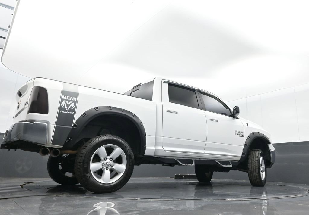 Used 2019 RAM 1500 Classic SLT image 31