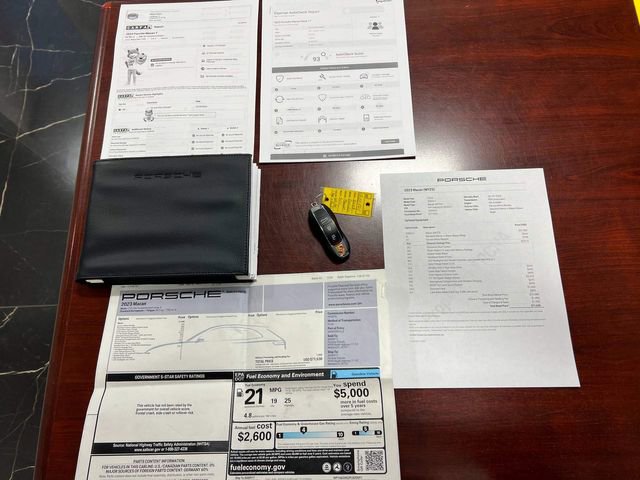 Used 2023 Porsche Macan Base image 97