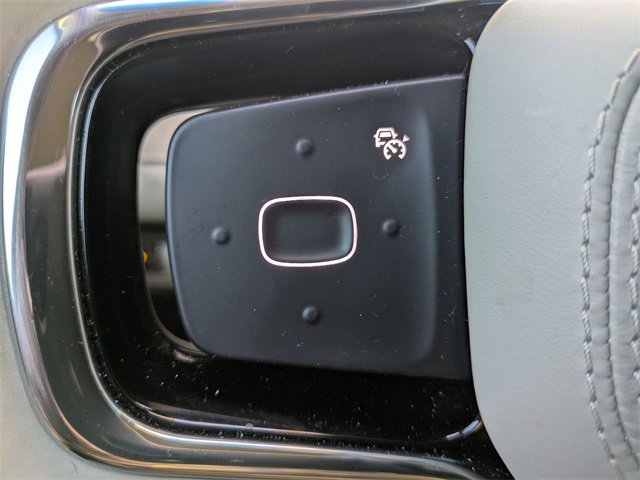 Used 2024 Lincoln Nautilus Premier image 14