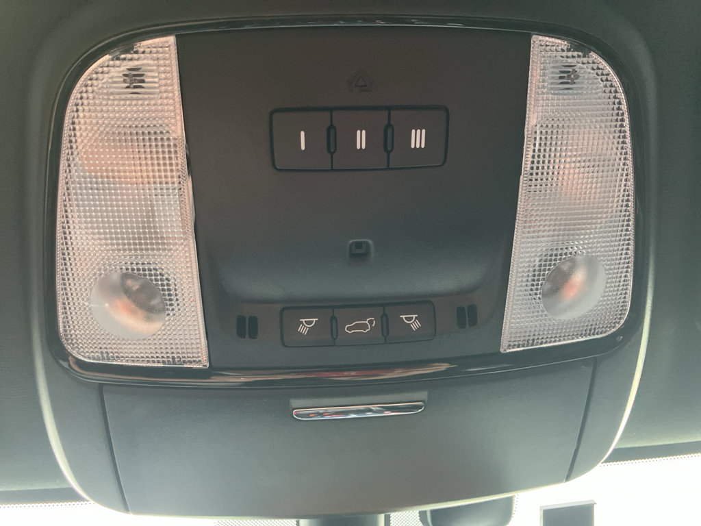 Used 2022 Dodge Durango R/T w/ Tow 'N Go Package AWD/4WD image 30