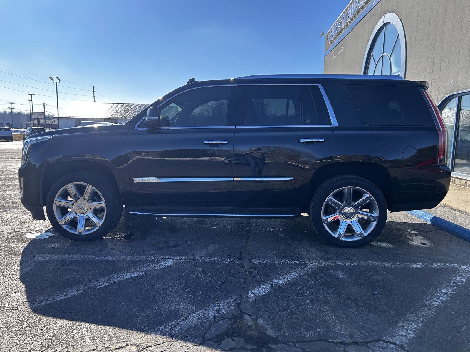 Used 2017 Cadillac Escalade Luxury image 8