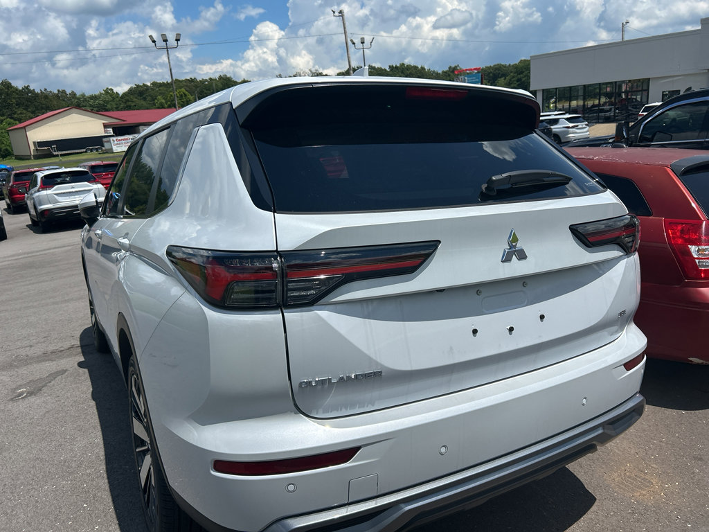New 2025 Mitsubishi Outlander SE image 5