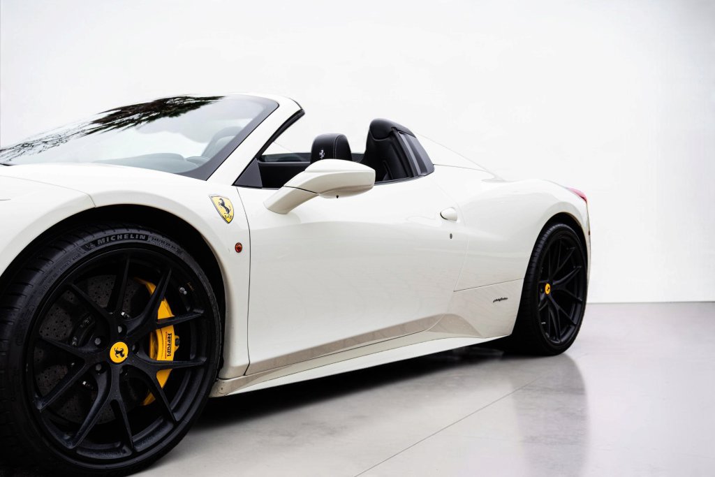 Used 2014 Ferrari 458 Spider RWD image 31
