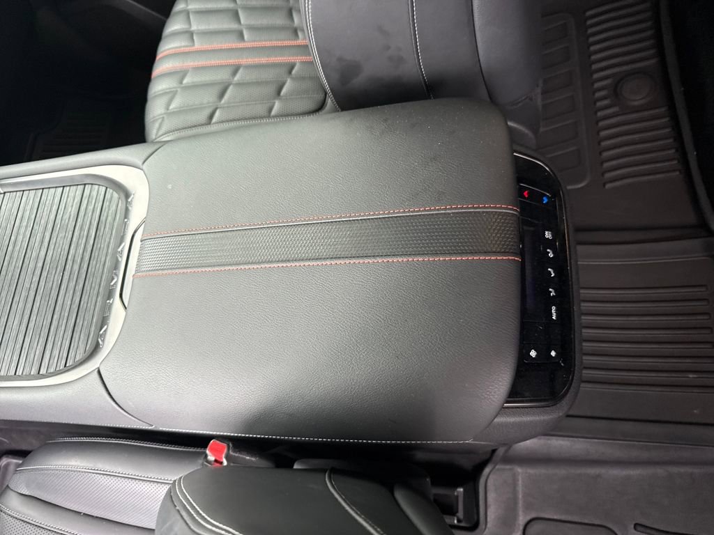Used 2025 Nissan Armada PRO-4X image 24