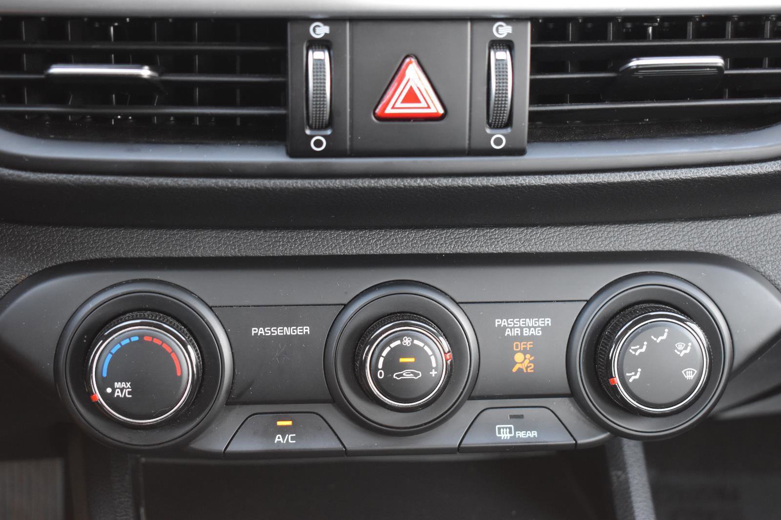 Used 2024 Kia Forte LXS image 9