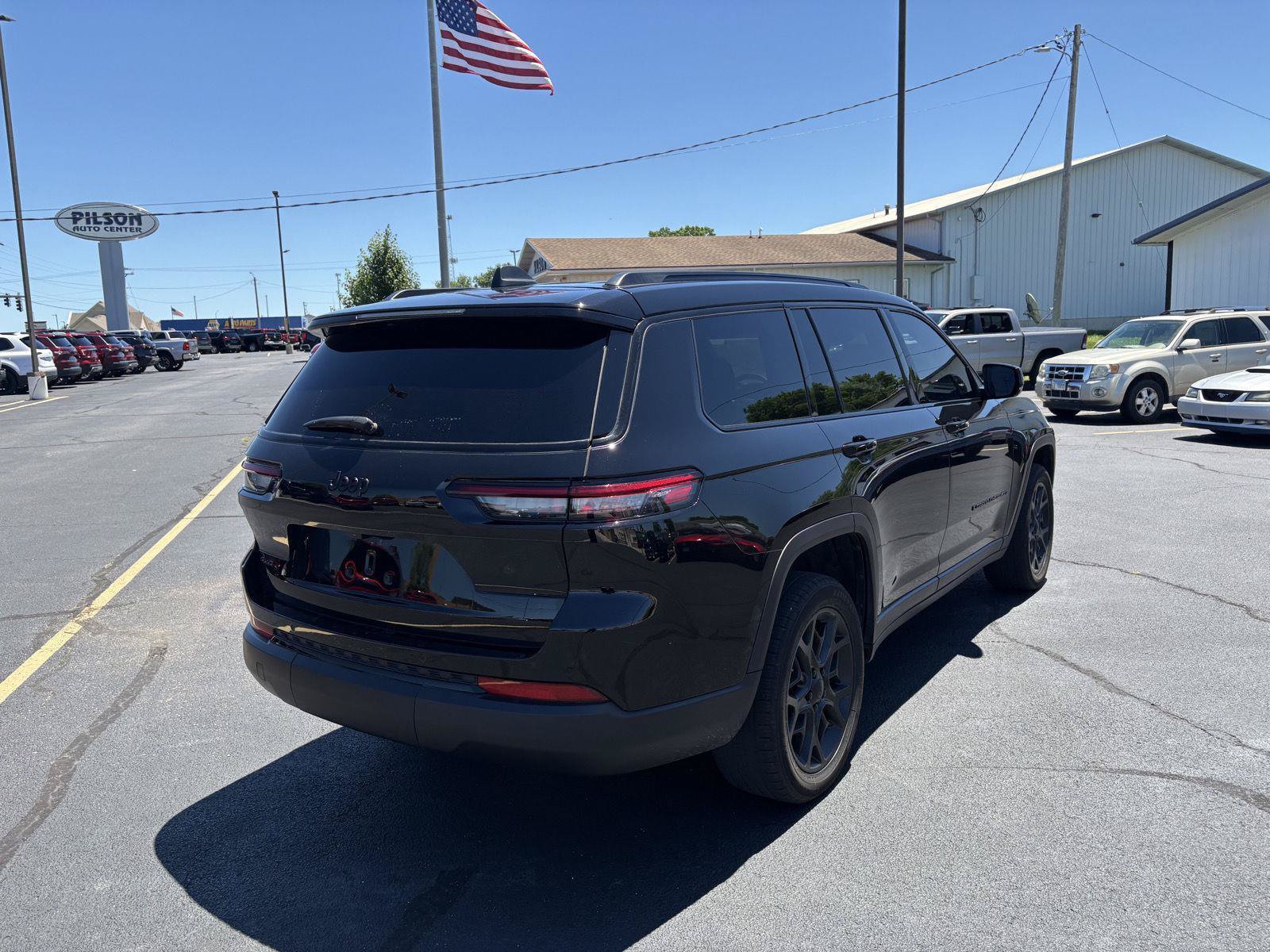 Used 2025 Jeep Grand Cherokee L Altitude AWD/4WD image 28