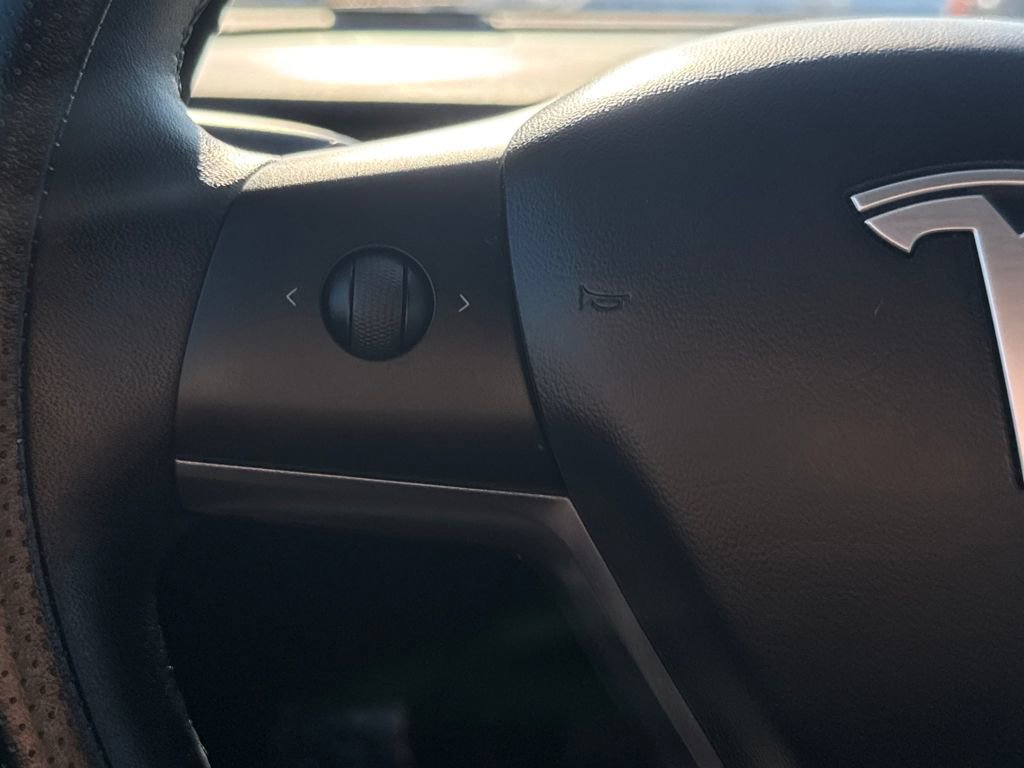 Used 2020 Tesla Model 3 Long Range image 17