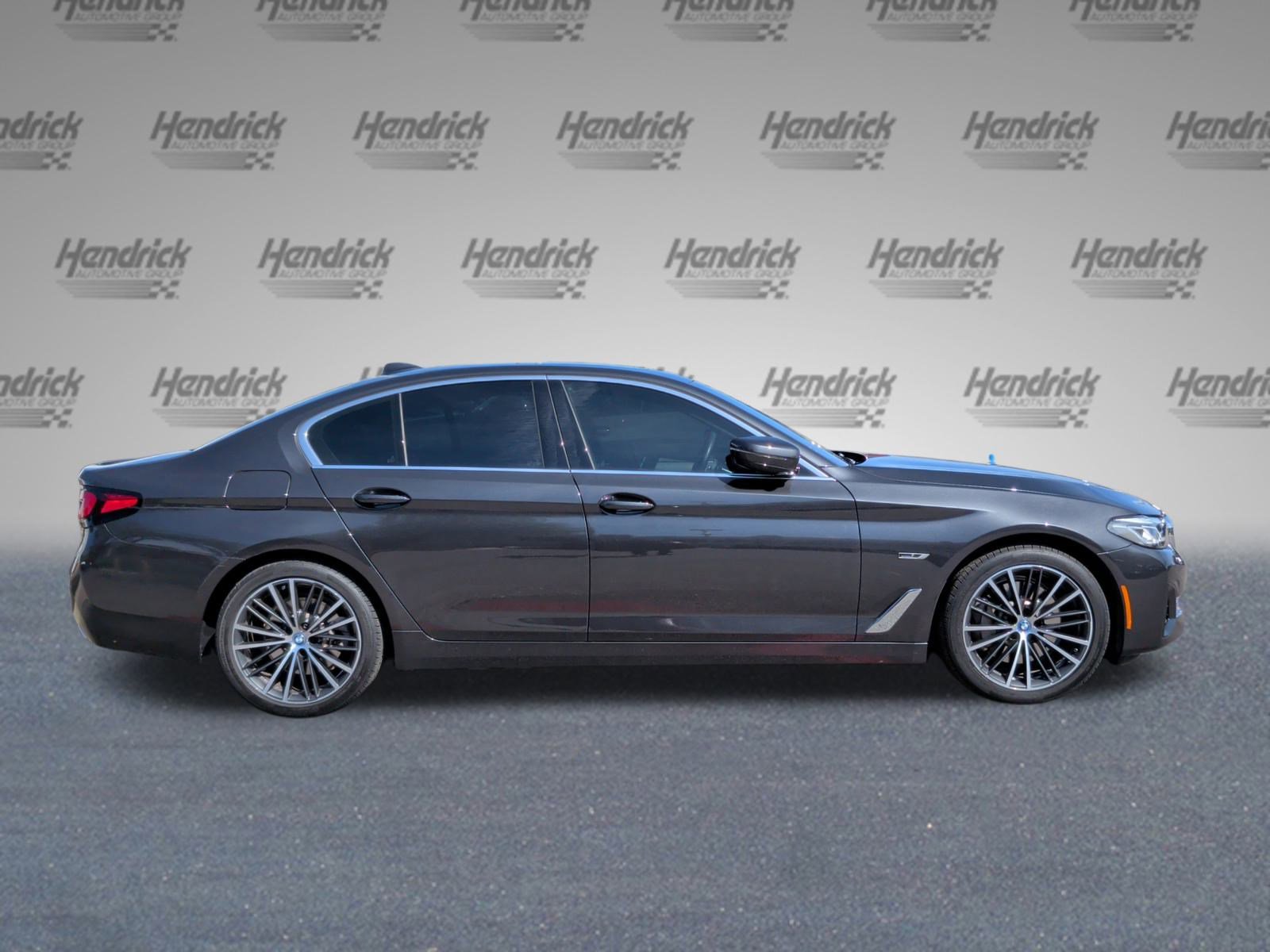 Certified 2023 BMW 530e w/ Premium Package image 6
