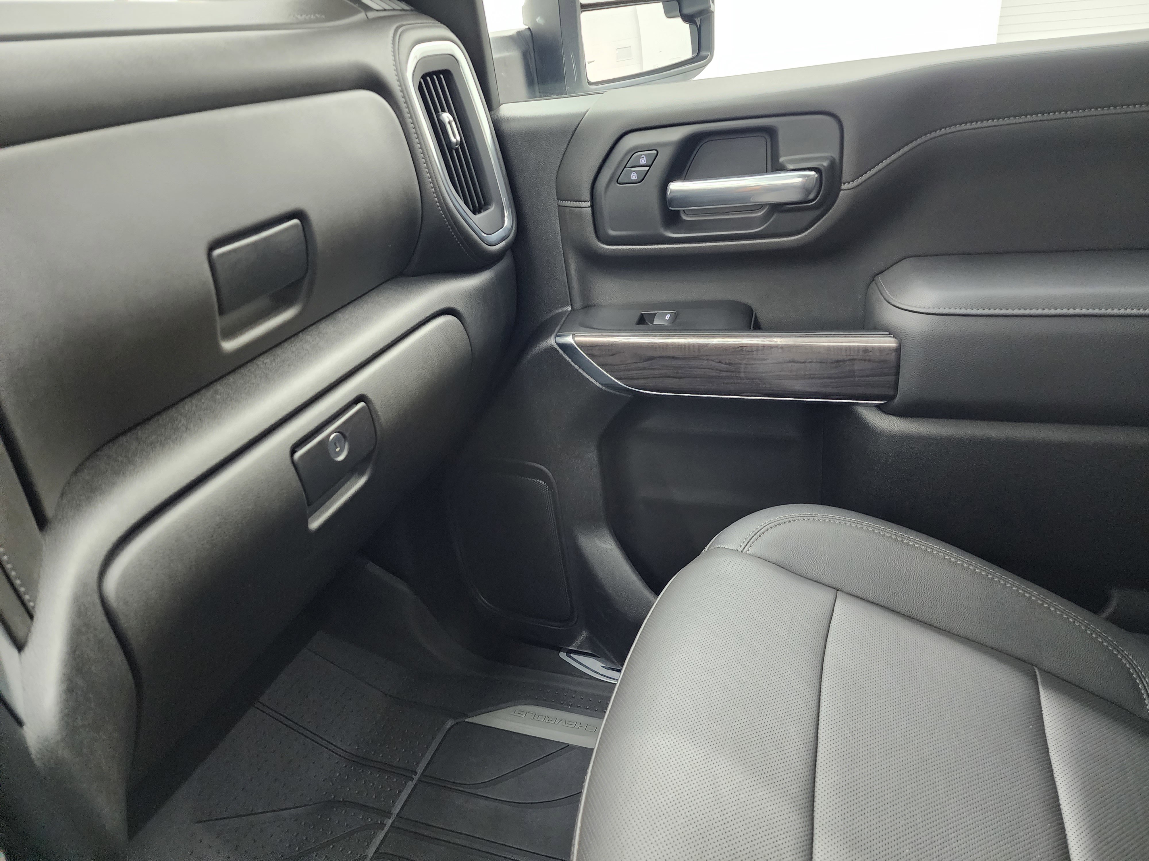 Used 2022 Chevrolet Silverado 2500 LTZ w/ Safety Package image 13