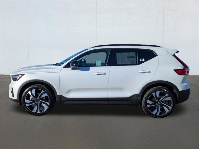 New 2026 Volvo XC40 B5 Ultra w/ Climate Package AWD/4WD image 3