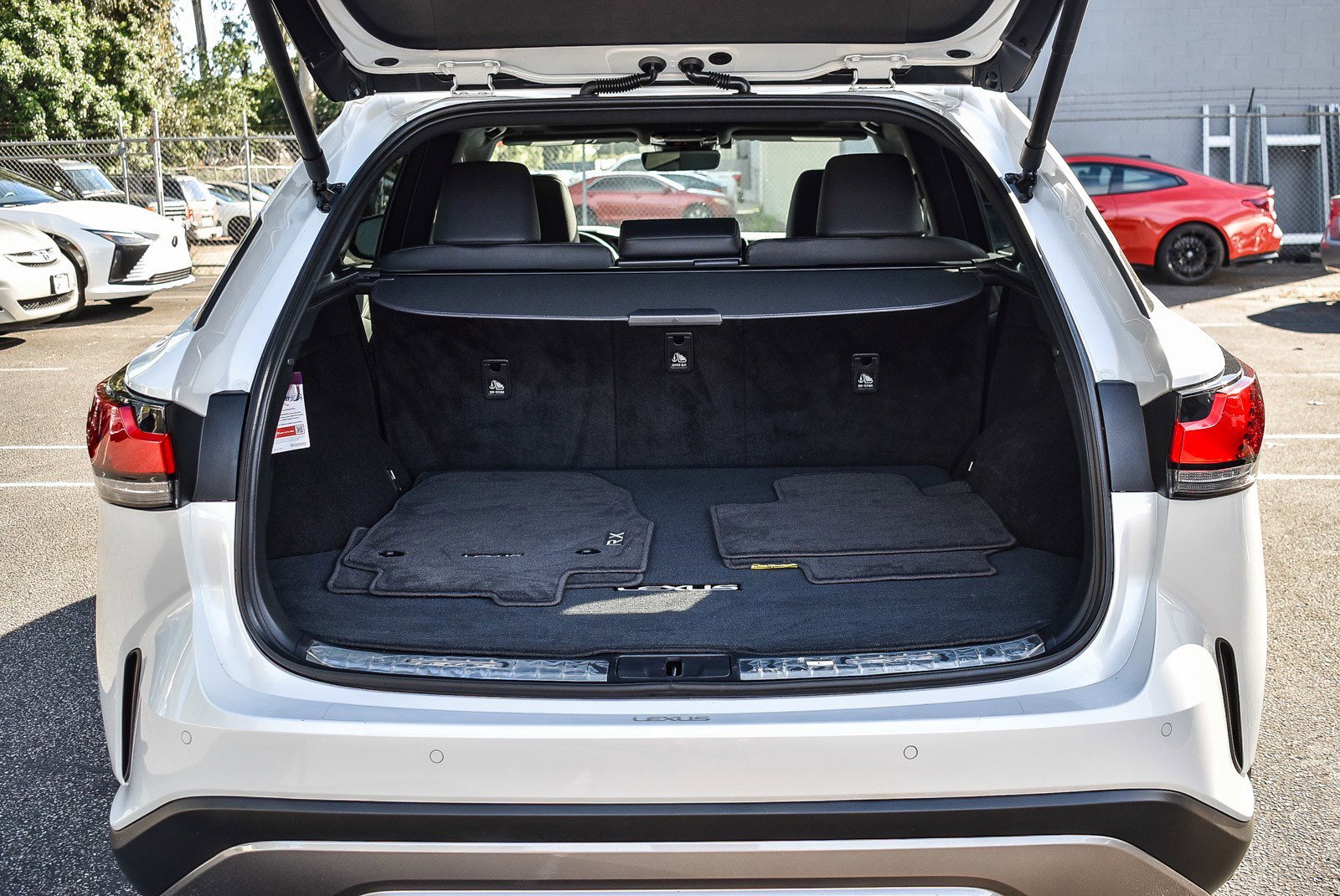 Used 2025 Lexus RX 350h w/ Convenience Package image 25