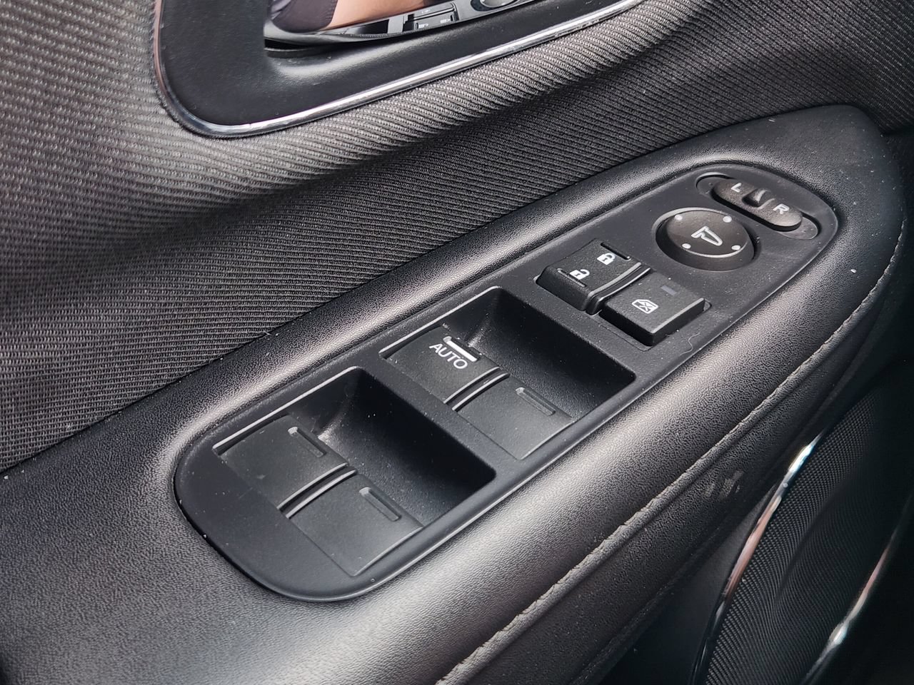 Used 2020 Honda HR-V EX image 22