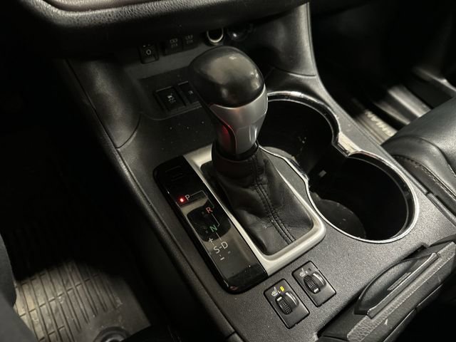 Used 2017 Toyota Highlander XLE image 25