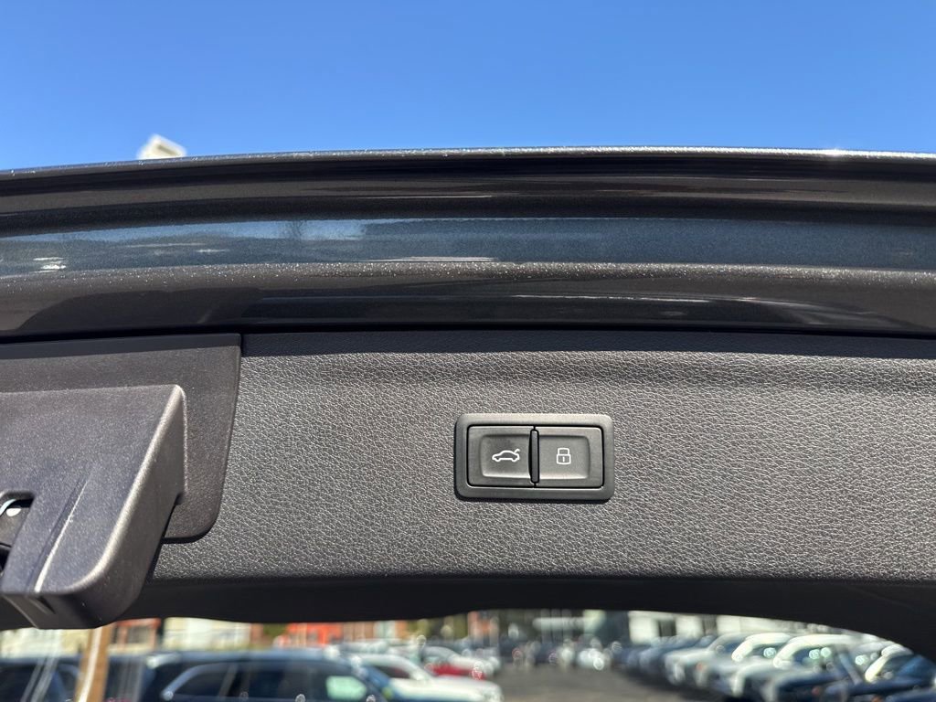 Used 2018 Audi Q3 2.0T Premium Plus w/ Premium Plus Package image 26