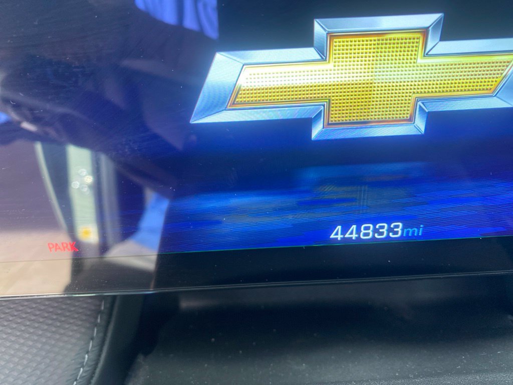 Used 2025 Chevrolet Equinox LT AWD/4WD image 2