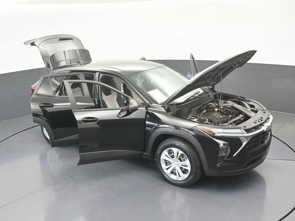 Used 2024 Chevrolet Trax LS image 69