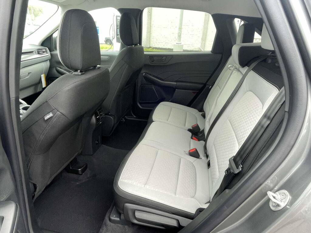 New 2026 Ford Escape Active w/ Cold Weather Package FWD image 18