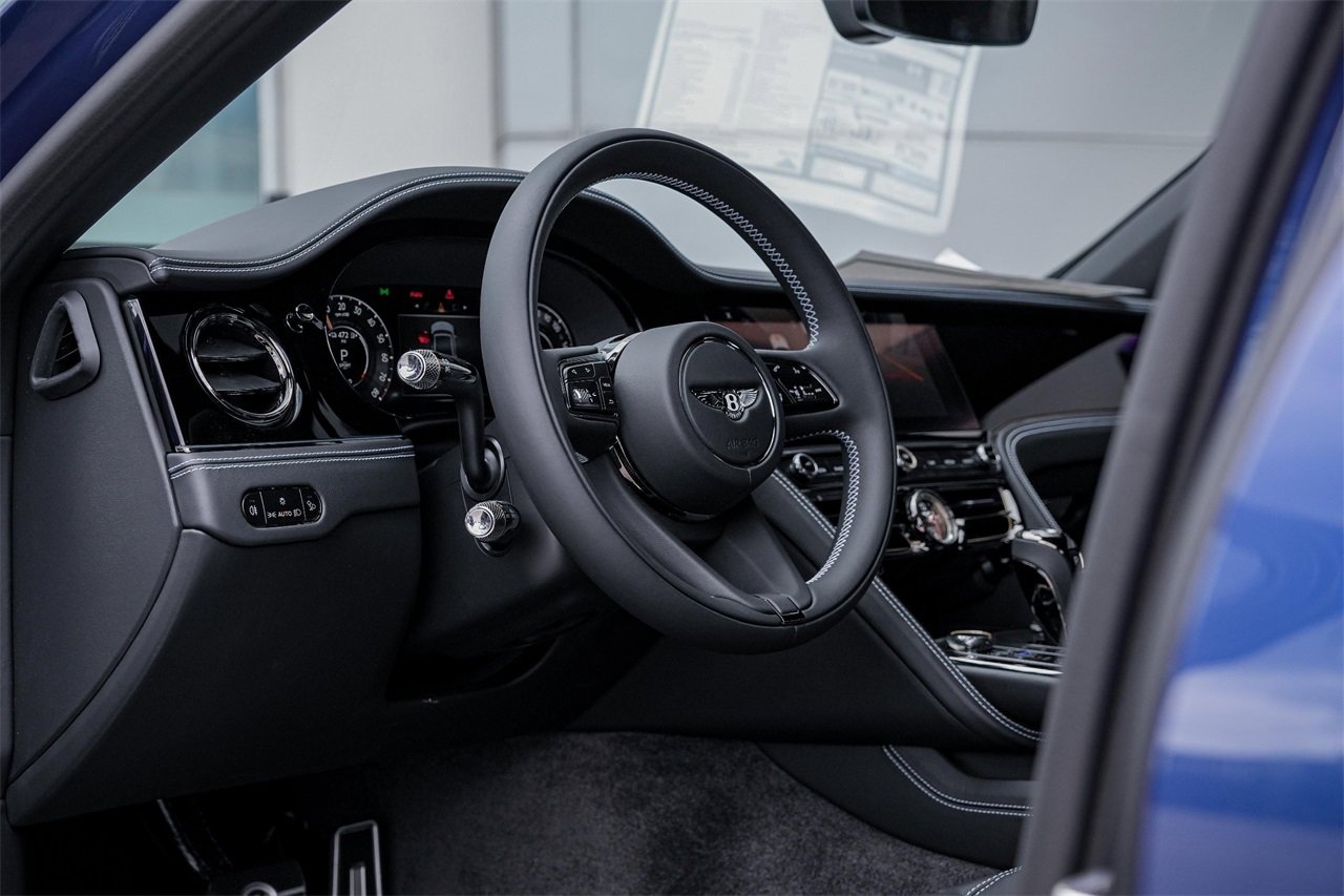 New 2025 Bentley Flying Spur Plug-In Hybrid image 16