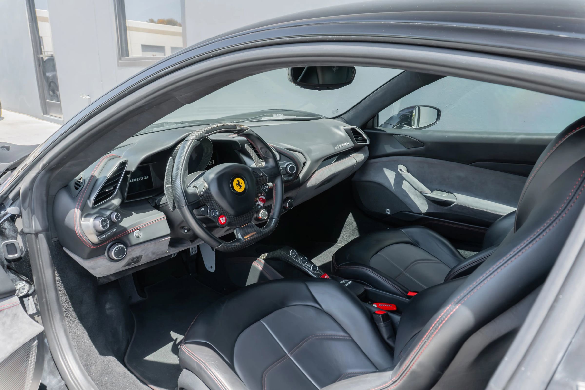 Used 2018 Ferrari 488 GTB RWD image 23