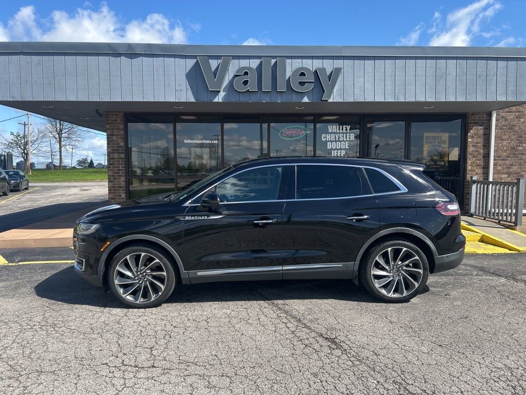 Used 2019 Lincoln Nautilus Reserve w/ Ultimate Package AWD/4WD image 3