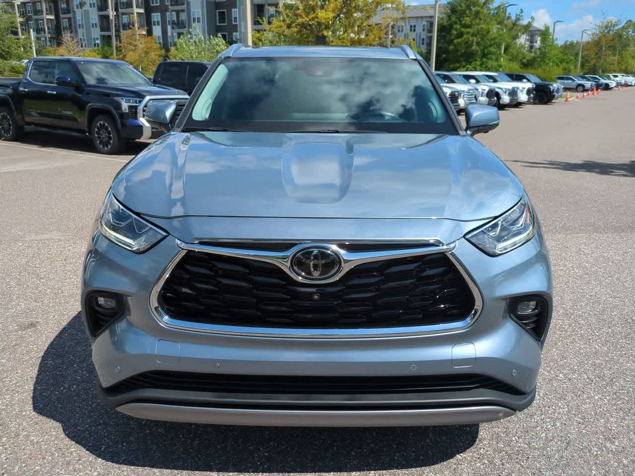 Certified 2024 Toyota Highlander Platinum AWD/4WD image 9