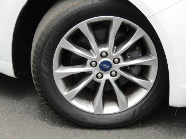 Certified 2017 Ford Fusion SE FWD image 5