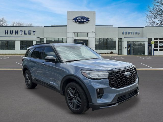 Certified 2025 Ford Explorer ST-Line w/ Premium Package AWD/4WD image 4