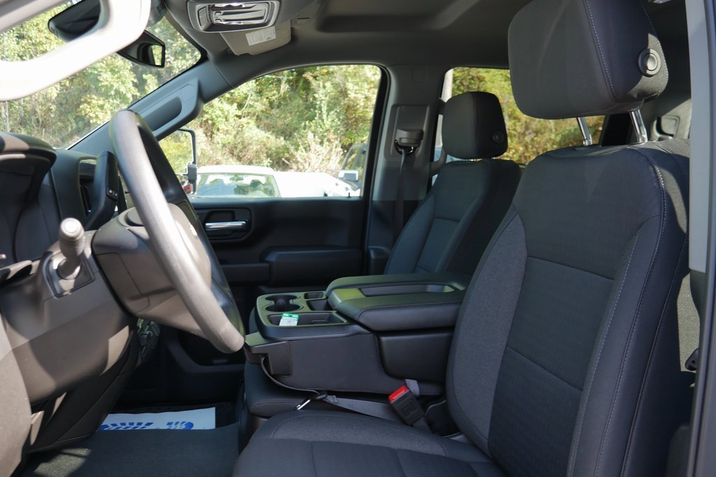 Used 2025 Chevrolet Silverado 2500 Custom w/ Custom Convenience Package image 9