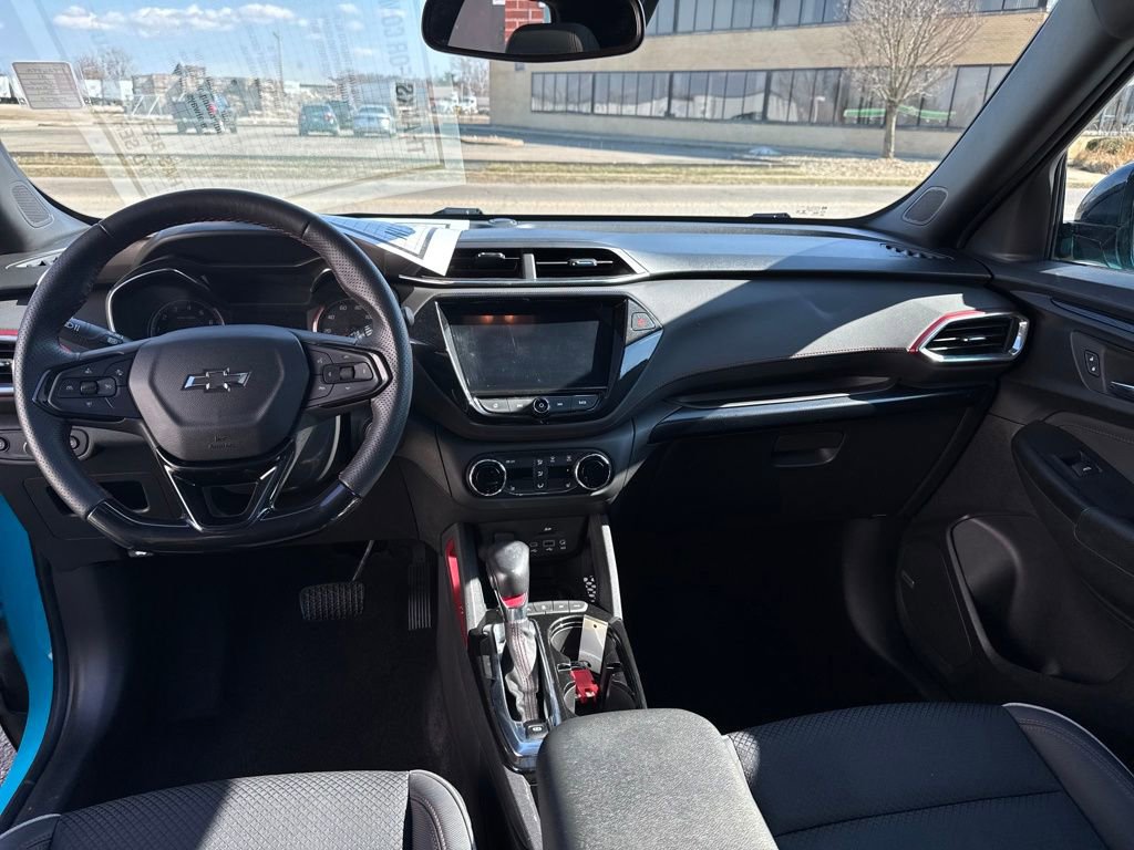 Used 2021 Chevrolet TrailBlazer RS w/ Sun and Liftgate Package image 14