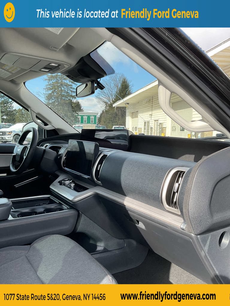 Used 2025 Ford Expedition Max Active AWD/4WD image 59