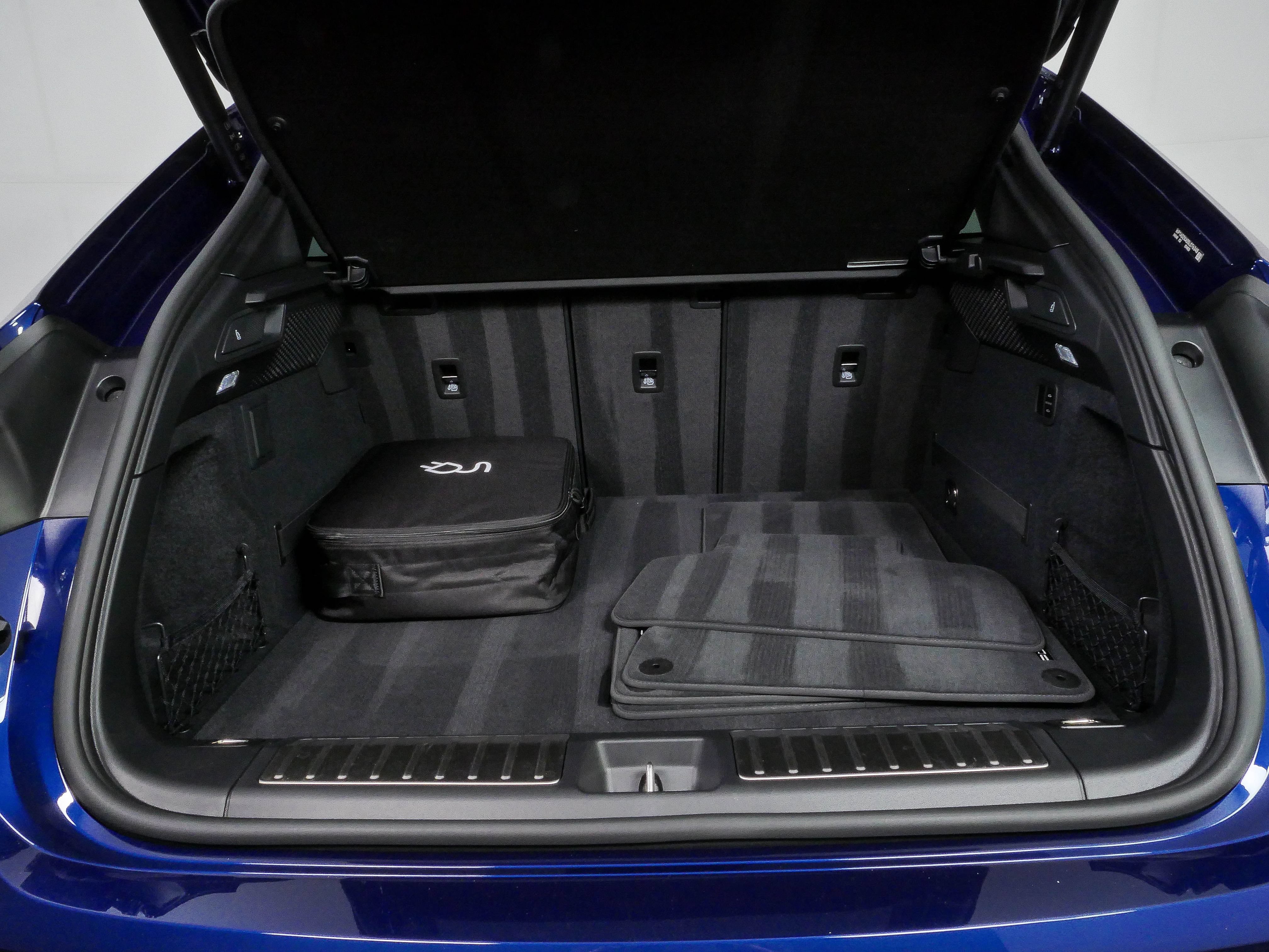 Certified 2025 Porsche Macan Electric RWD image 32