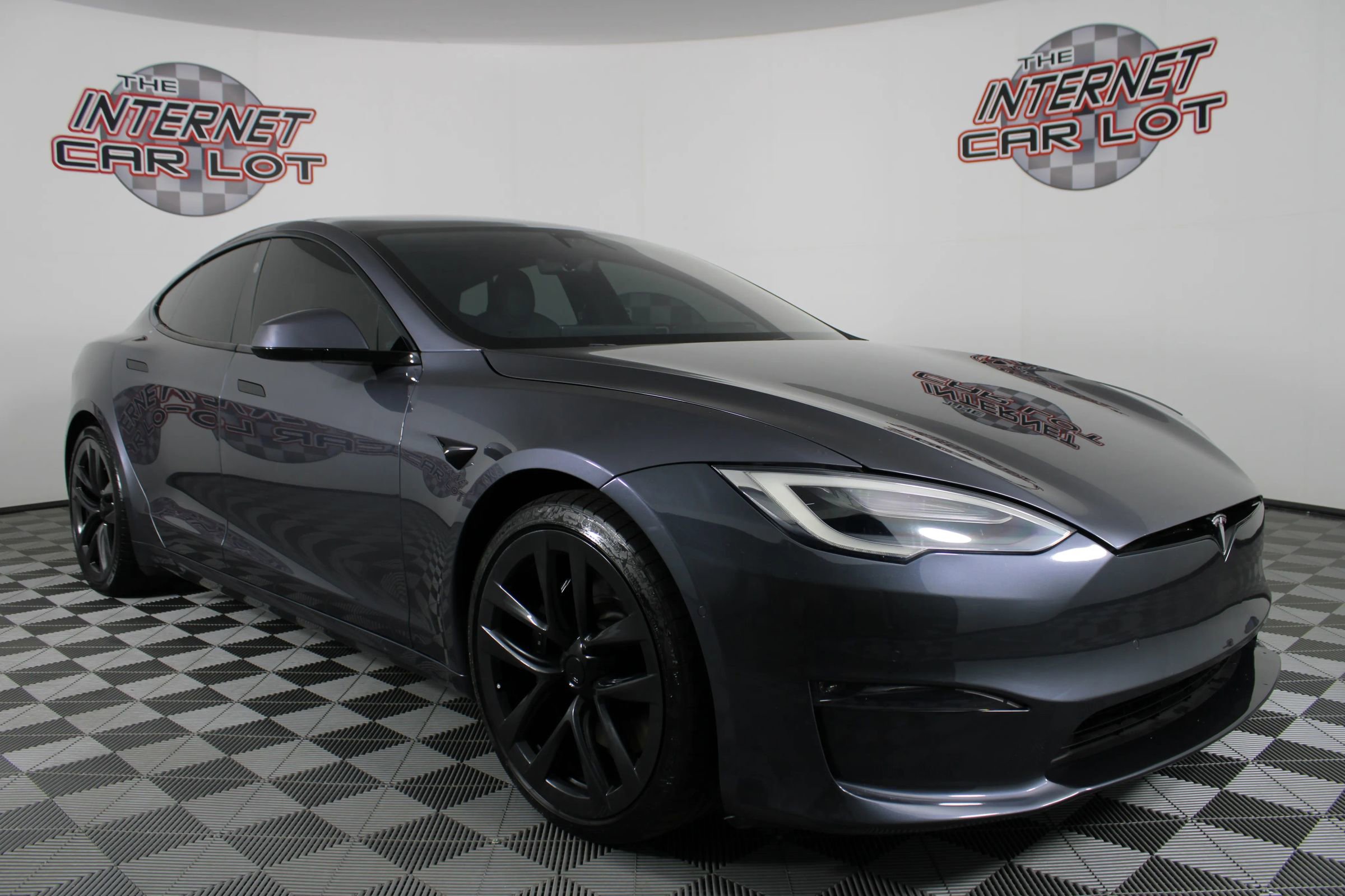 Used 2021 Tesla Model S Plaid image 9