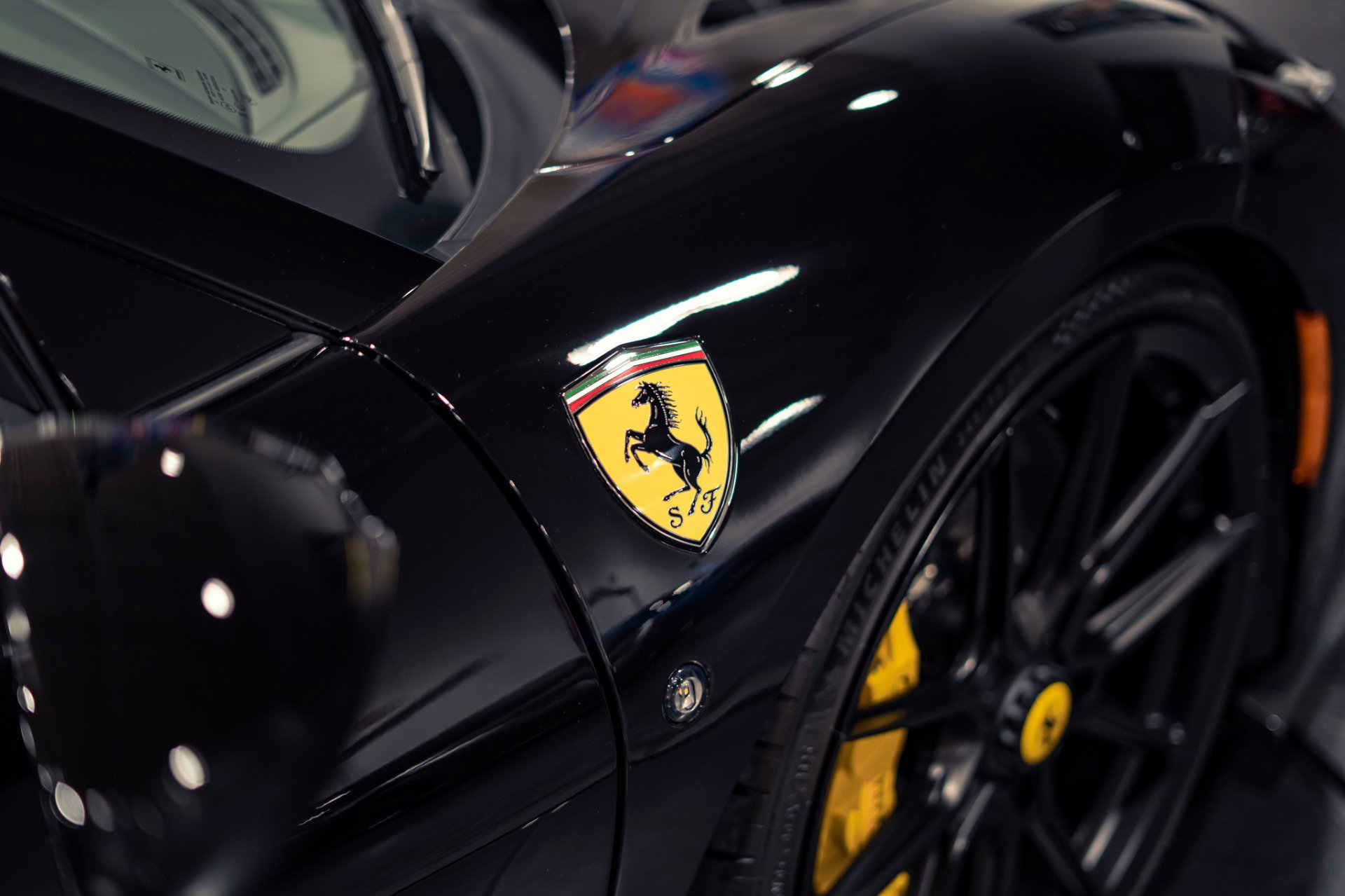 Used 2023 Ferrari F8 Tributo RWD image 19