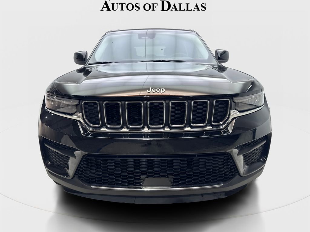 Used 2024 Jeep Grand Cherokee Laredo X w/ Trailer Tow Package AWD/4WD image 3