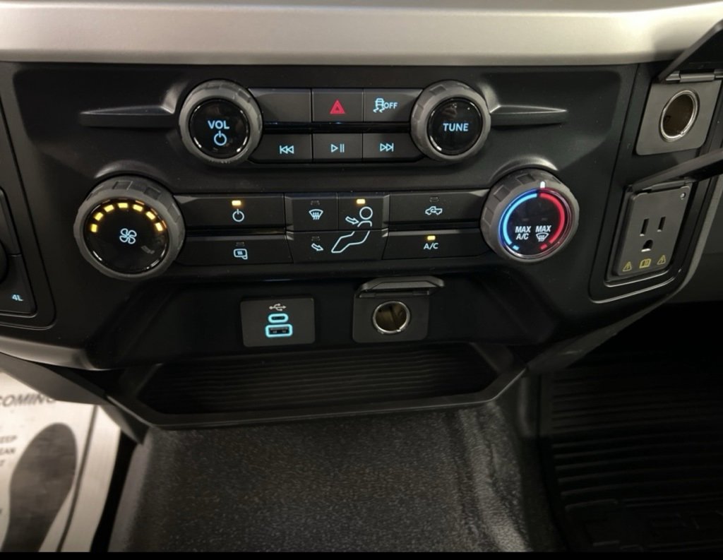 New 2025 Ford F550 4x4 Regular Cab Super Duty image 15